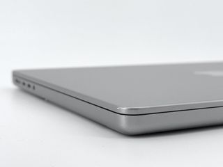 MacBook Pro 14" (2021) M1 PRO 10 CPU/16 GPU núcleos - SSD 1TB - 32GB RAM