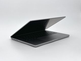 MacBook Pro 14" (2021) M1 PRO 10 CPU/16 GPU núcleos - SSD 1TB - 16GB RAM