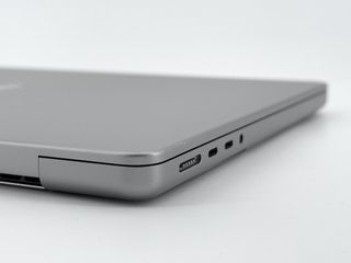 MacBook Pro 14" (2021) M1 PRO 10 CPU/16 GPU núcleos - SSD 1TB - 16GB RAM