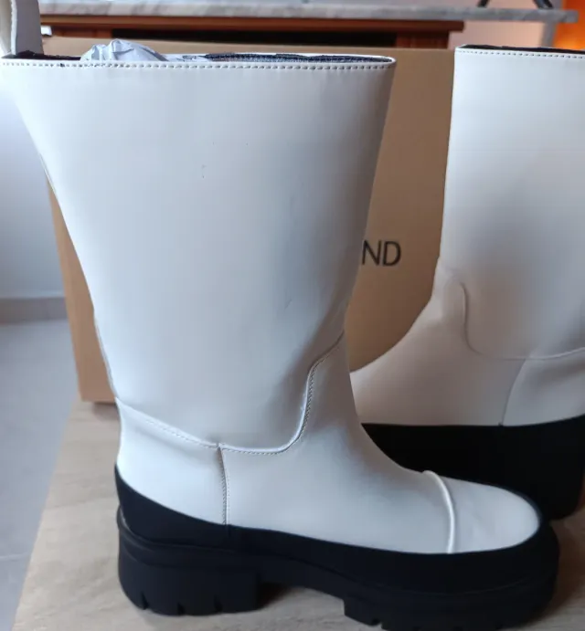 Botas River Island Blancas y Negras