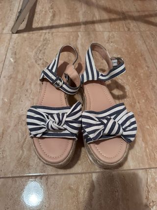 Sandalias Mustang Tira Rayas Azul Blanco