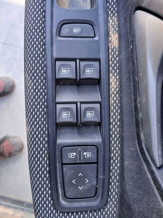 MANDO ELEVALUNAS DELANTERO IZQUIERDO DACIA SANDERO III