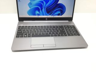 pc portatil hp 255 g8