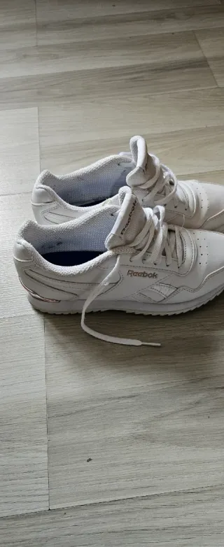 Tenis Reebok Blancos y Plateados