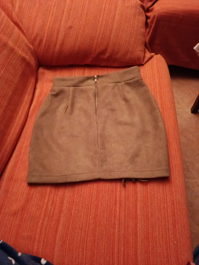 Falda ante beige con cordones