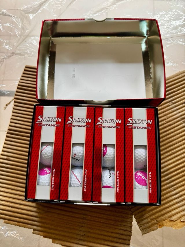 Caja Srixon Distance Golf con 4 blisters de bolas