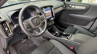VOLVO XC40 2.0 B3 PLUS DARK AUTO 5P