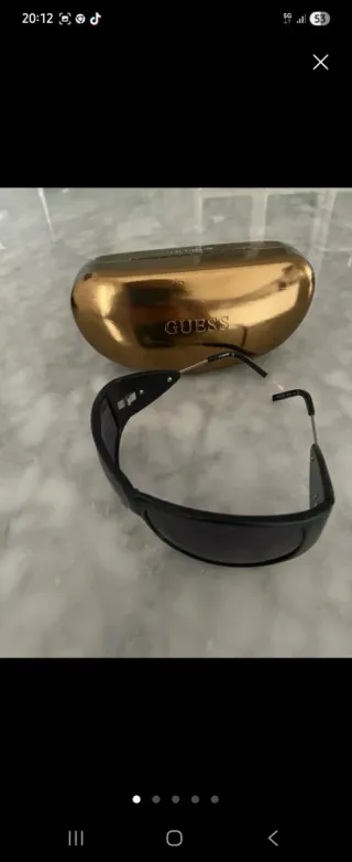 Gafas de Sol Guess Negras y Doradas