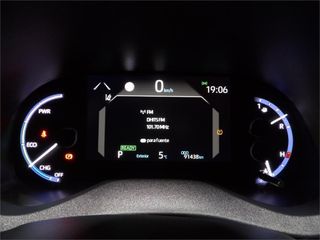 TOYOTA Yaris Cross 1.5 120H Style PLUS