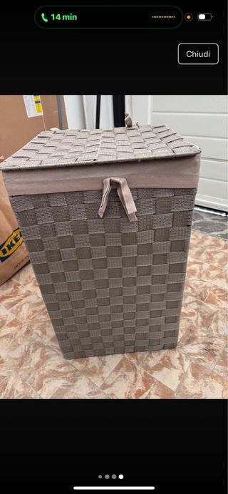 Cesto porta biancheria in tessuto e vimini