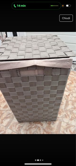 Cesto porta biancheria in tessuto e vimini