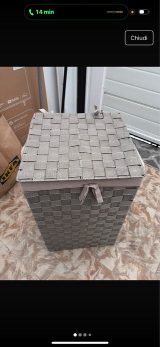 Cesto porta biancheria in tessuto e vimini