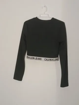 Camiseta Crop Top Calvin Klein Jeans Negra