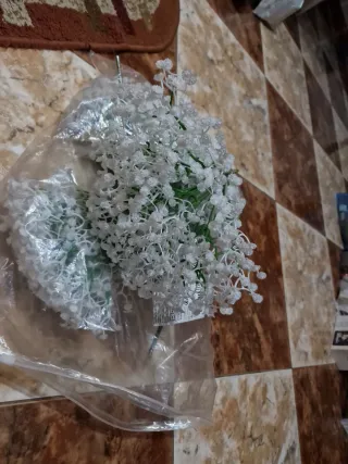 Centro de mesa flores rojas y verdes