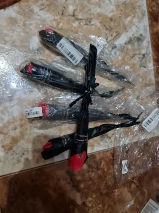 Centro de mesa flores rojas y verdes