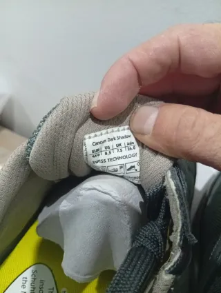 Zapatillas Joya Beige y Verde unisex nuevas