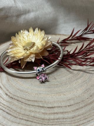 Charm Gata Lazo y Circonita Rosa