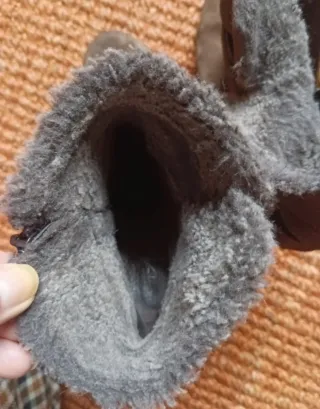 Botines de ante marrones con hebilla