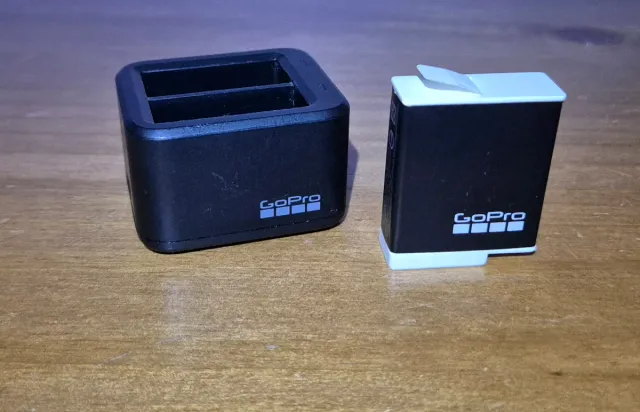 Caricatore originale GoPro Hero12 con batteria Enduro