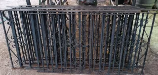 Barandilla de hierro forjado.