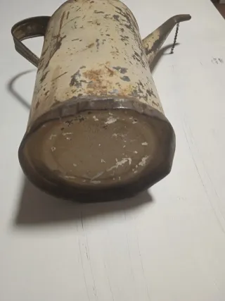 Aceitera industrial antigua