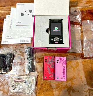 Sony Ericsson G705 Nuovo con Scatola