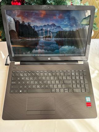 Portátil HP 15-bs103ns Intel i5-825-AMD Radeon 520