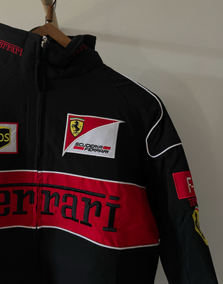 Chaqueta Bomber Ferrari F1 Negra Roja Bordada