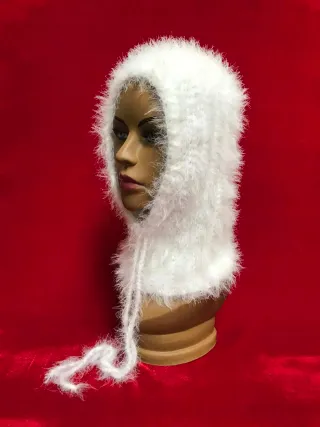 Passamontagna bianco effetto pelliccia