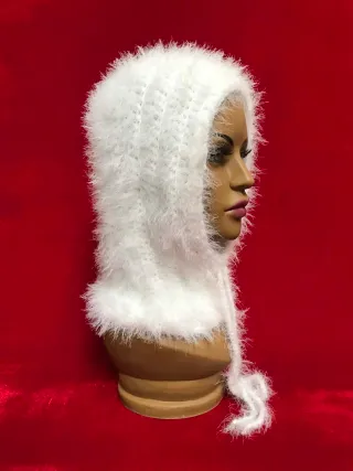 Passamontagna bianco effetto pelliccia