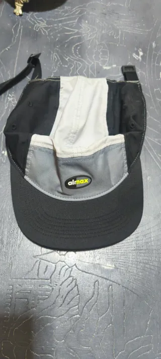 Gorra Nike Air Max Negra y Gris