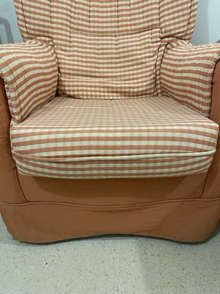 Sillón de tela estampado vichy