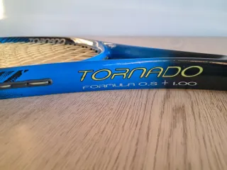 Raqueta de Tenis Boomerang Tornado