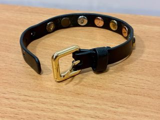 Pulsera Bimba y Lola cuero negro con tachuelas