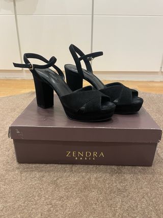 Sandalias tacón ante negro Zendra talla 37