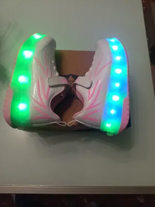 Scarpe bambina luci led e pattini n.34