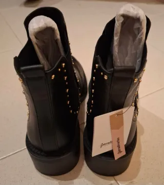 Stivaletti Stradivarius