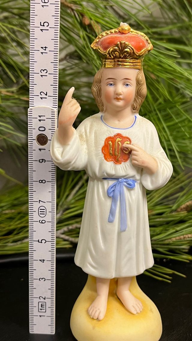 Bambino Gesù. Praga. Biscotto. Porcellana.