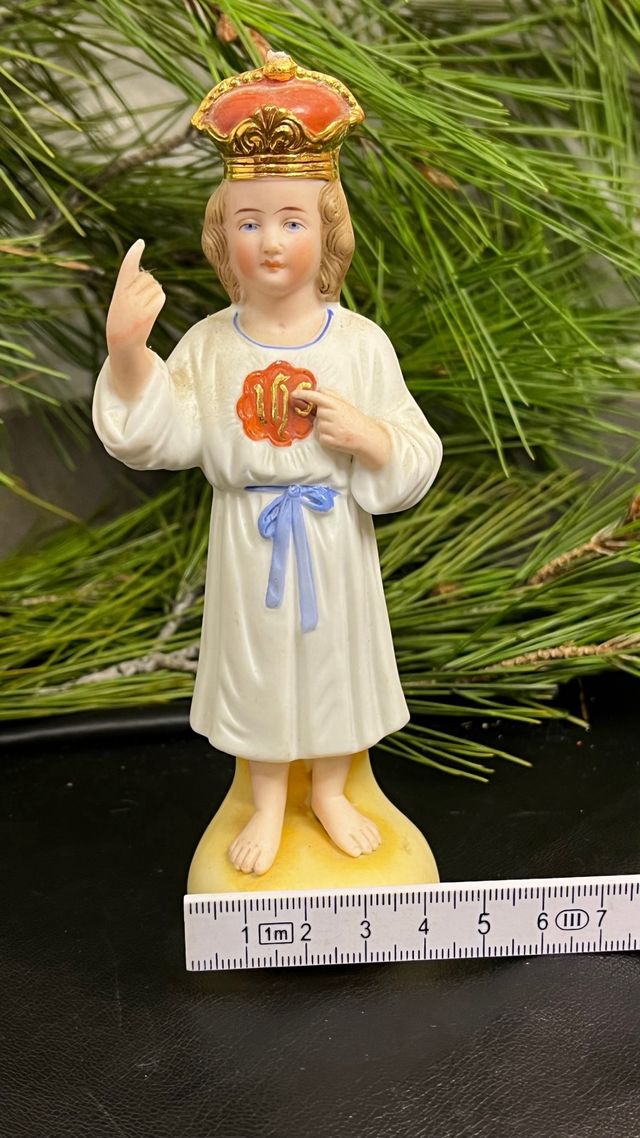 Bambino Gesù. Praga. Biscotto. Porcellana.