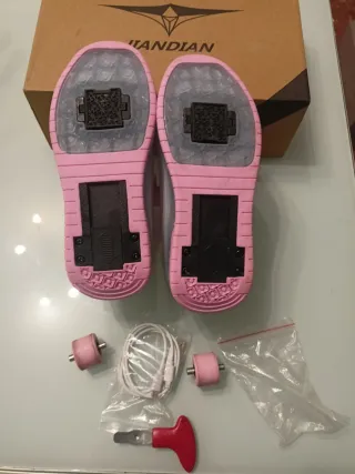 Scarpe bambina n.29 con luci LED e pattini