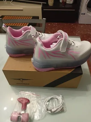 Scarpe bambina n.29 con luci LED e pattini