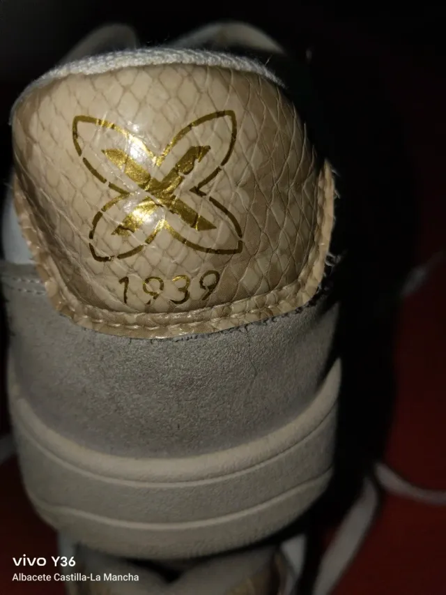Zapatillas Munich Blancas y Beige