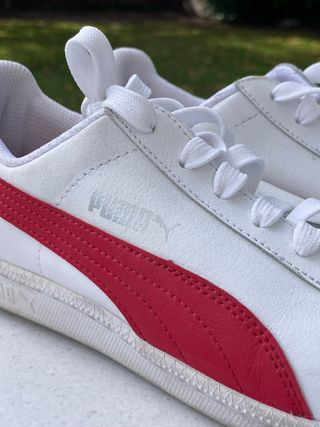 Zapatillas Puma Blancas y Rojas