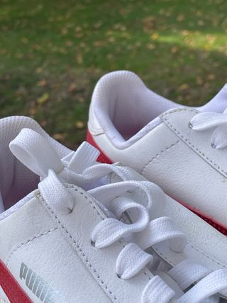 Zapatillas Puma Blancas y Rojas