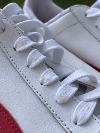 Zapatillas Puma Blancas y Rojas