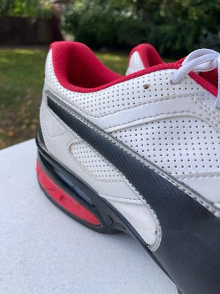 Zapatillas Puma Blancas y Rojas