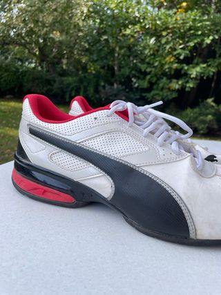Zapatillas Puma Blancas y Rojas