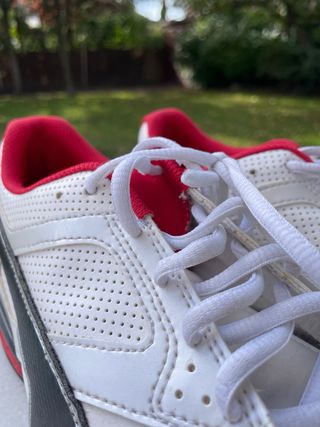 Zapatillas Puma Blancas y Rojas