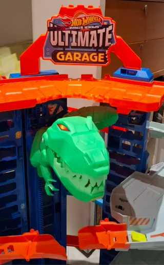 Hot Wheels Ultimate Garage T-Rex Pista