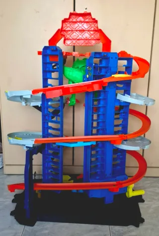 Hot Wheels Ultimate Garage T-Rex Pista